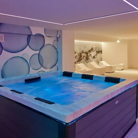 Riva Palace Готель Градо